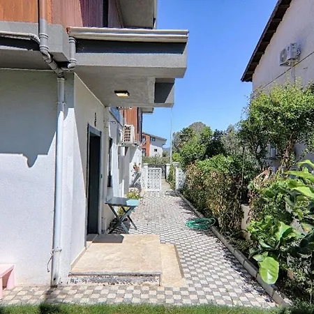 Calis Merkeze Yakin Oezel Havuzlu Ikiz * Fethiye