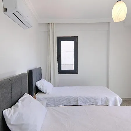 Villa Calis Merkeze Yakin Oezel Havuzlu Ikiz Fethiye