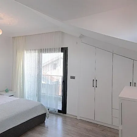 Calis Merkeze Yakin Oezel Havuzlu Ikiz * Fethiye